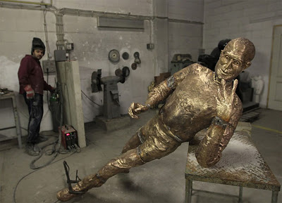 Making of Steve Jobs Bronze Statue by Hungarian Software Co. Graphisoft [PICS]