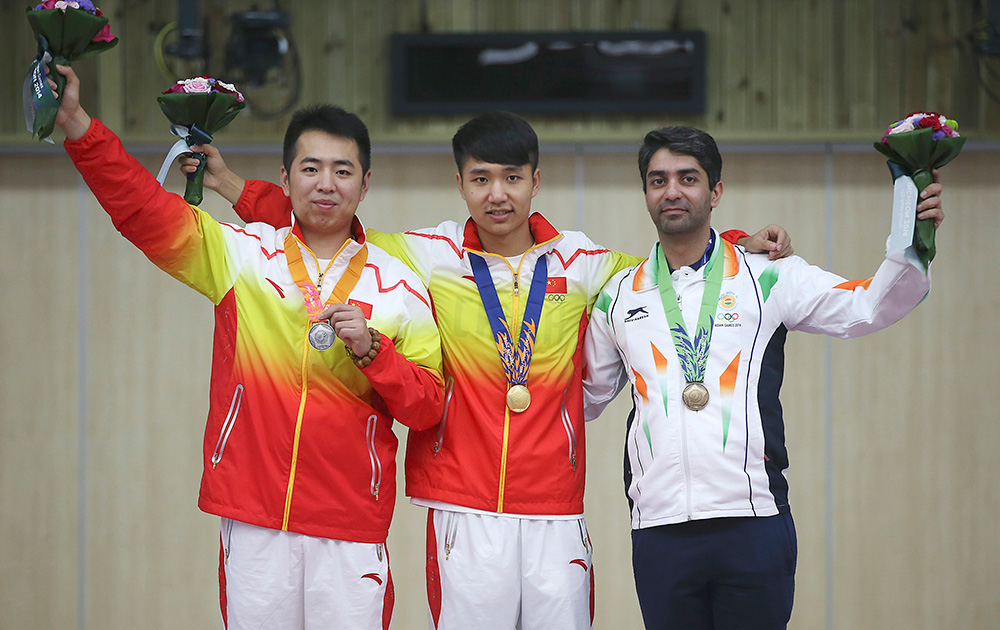 Abhinav Bindra Bids Adieu With A Bronze Medal in Men's 10M Air Rifle Individual Competition