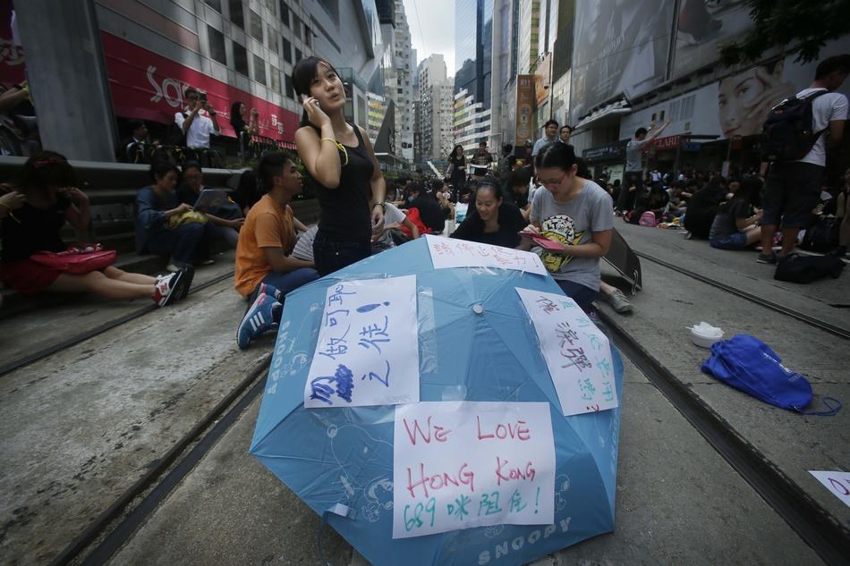 12 Powerful Pictures Describing Hong Kong’s Umbrella Revolution