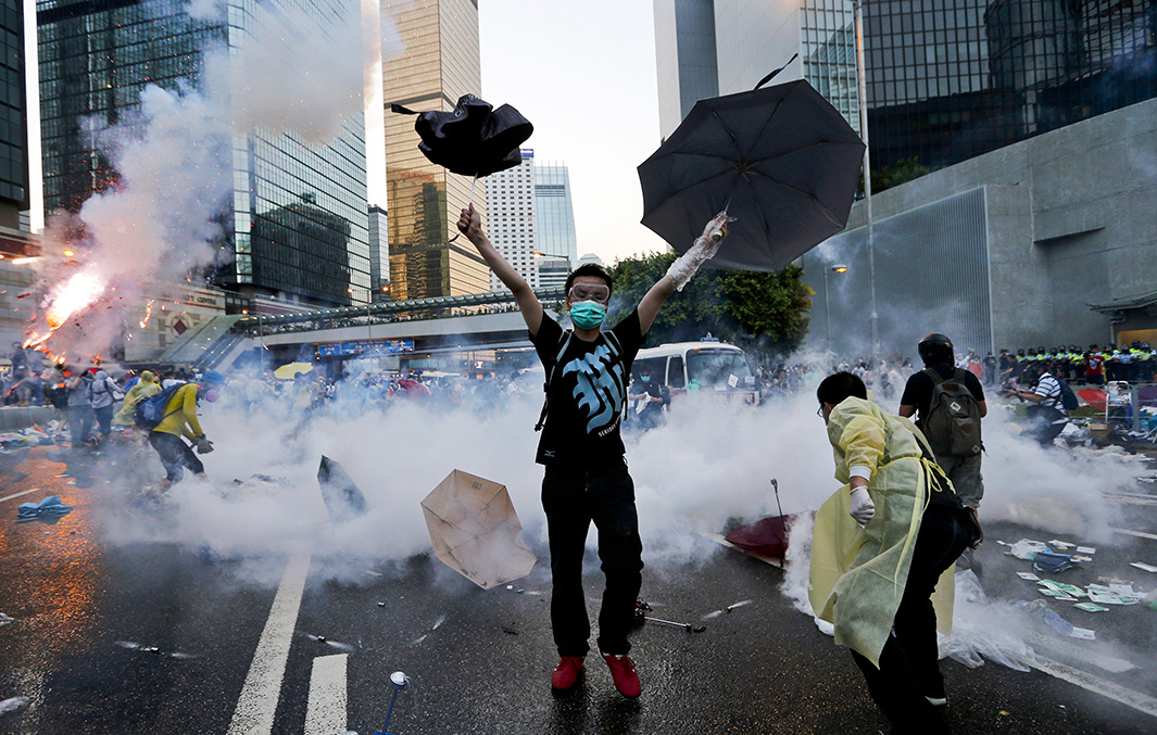 12 Powerful Pictures Describing Hong Kong’s Umbrella Revolution