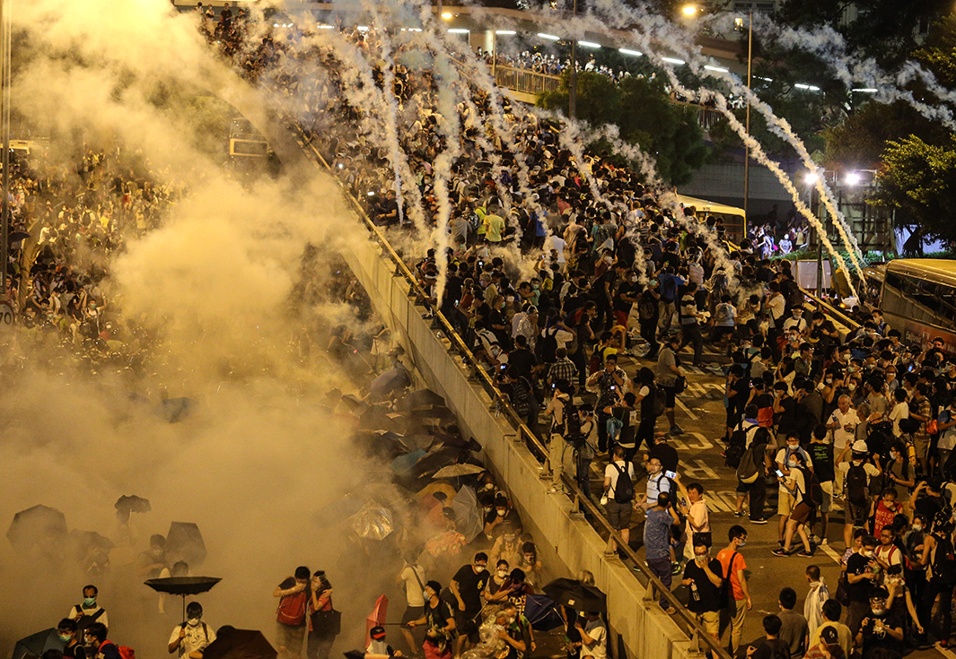 12 Powerful Pictures Describing Hong Kong’s Umbrella Revolution