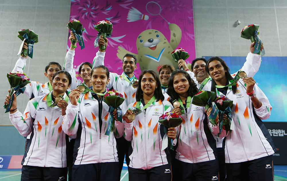 India's Badminton Team After Winning The Bronze Medal