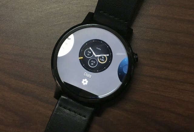 Moto 360 watch faces