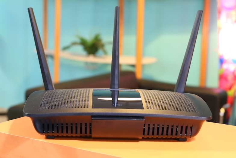 Perceptie Luxe Professor Linksys Smart WiFi Router Review: A Worthy Upgrade? | Beebom