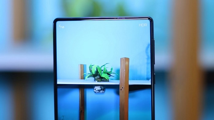 Xiaomi unveils concept phone with interchangeable camera lenses