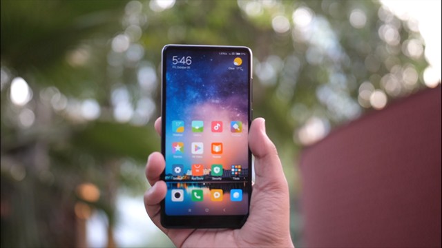 How Does Xiaomi Mi Mix 2 Hold Up Against The Original Mi Mix? | Beebom