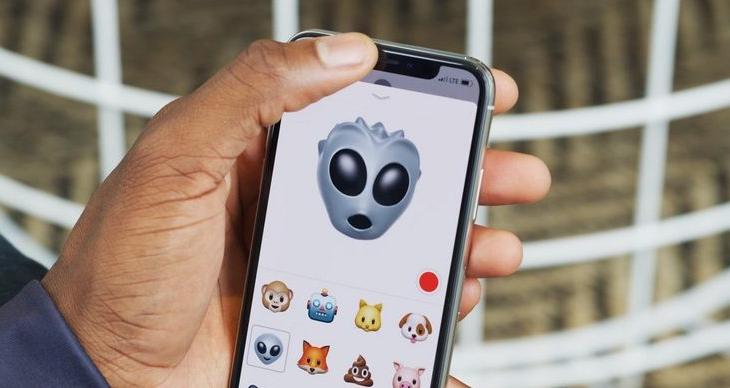 iPhone X's Animojis Work Even With the Face ID Sensors Covered