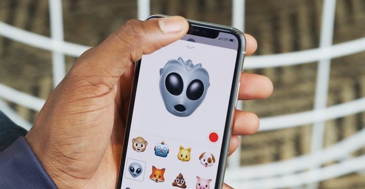 iPhone X's Animojis Work Even With the Face ID Sensors Covered