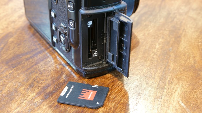 Fujifilm X-Pro2 Dual SD Card Slots