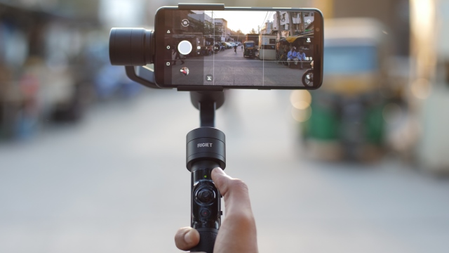 Dobot Rigiet Gimbal Review: Bang for Buck | Beebom