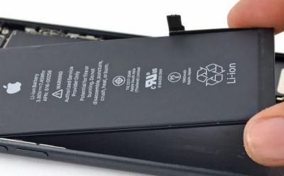 Apple’s Battery Replacement Program for Older iPhones Is Now Live Globally