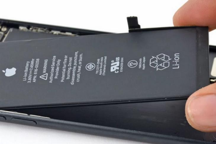 Apple’s Battery Replacement Program for Older iPhones Is Now Live Globally