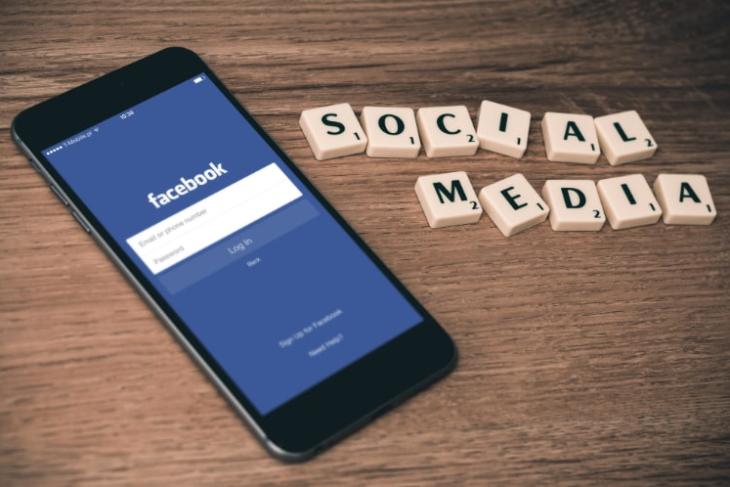 Facebook's AI Tool to Help Visually Impaired Use the Social Network