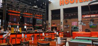 Hooters Will Offer Customers Cryptocurrency for Dining In