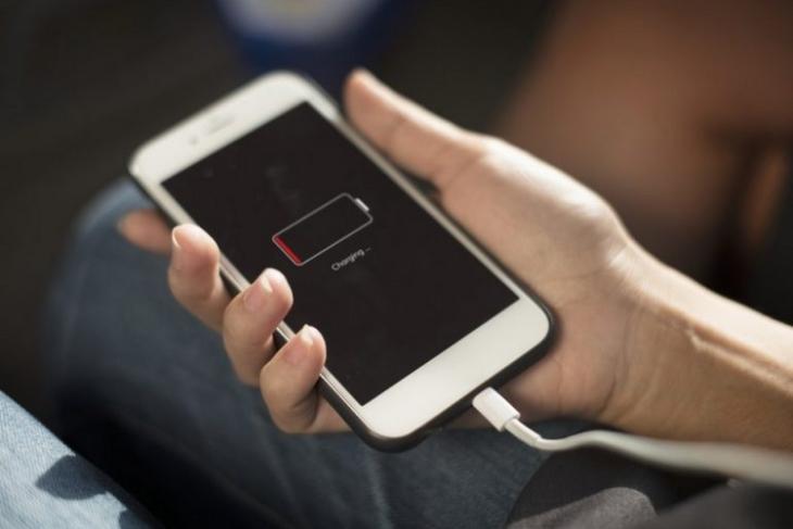 Next iOS Update to Let Users Disable the Performance Throttling Induced by Older Batteries