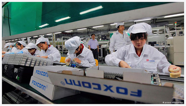 Foxconn Blamed for Poor Work Conditions Amid Controversy Over Worker's Suicide 