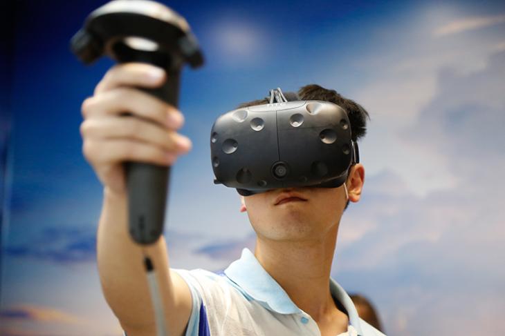 htc vive feature