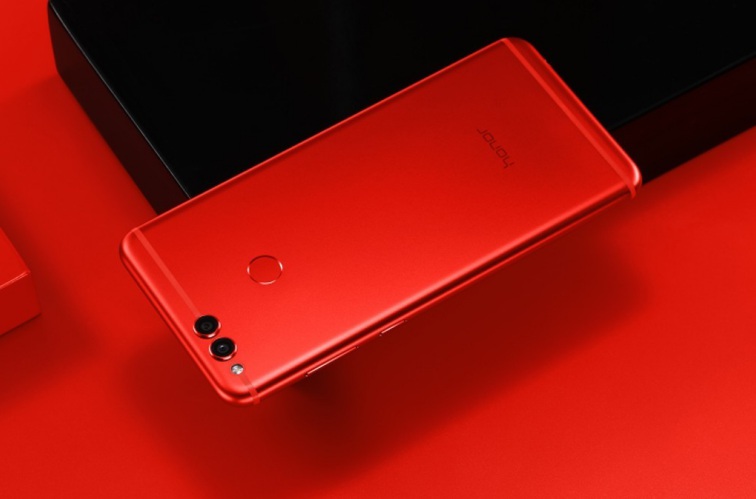 Huawei's Honor 7X Gets Painted in Red For Its Official U.S Debut