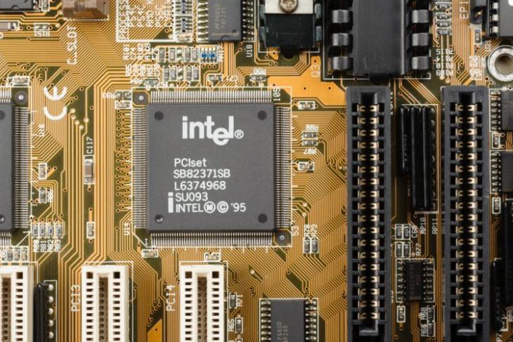 intel chips meltdown spectre fix by january end