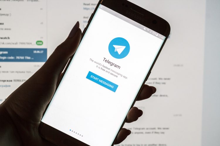 تحديث كبير لأكياس Telegram مع حسابات متعددة وموضوع ودعم للرد السريع