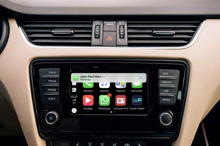 whatsapp carplay featured