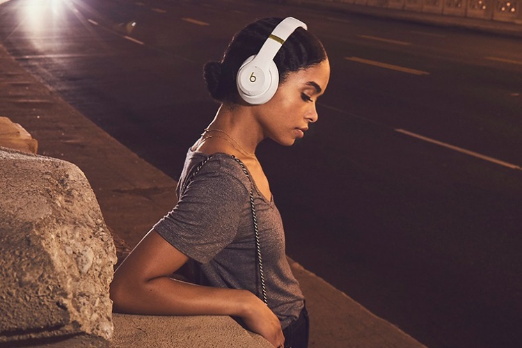 Apple May Launch High End Over Ear Wireless Headphones This Year