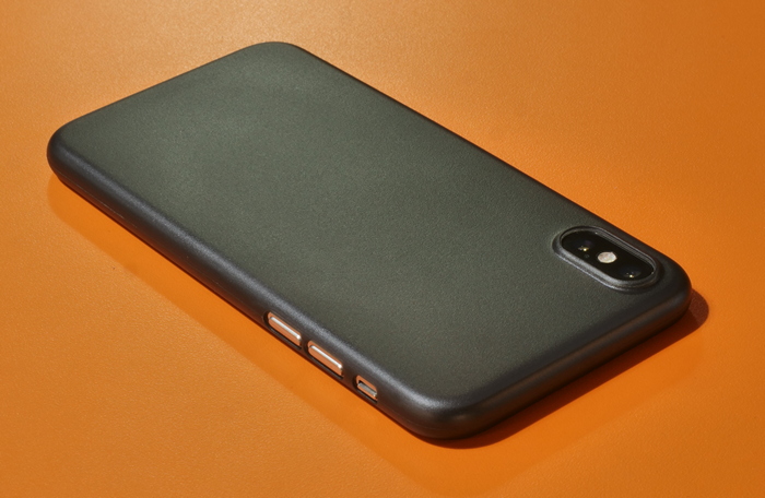 Totallee’s Minimalistic and Super Thin iPhone Cases Are Pretty Good