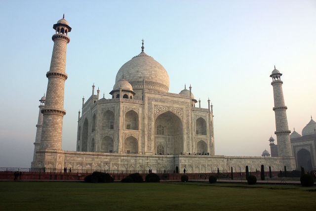 Samsung Partners With UNESCO to Launch Taj Mahal in VR; Other Sites to Follow