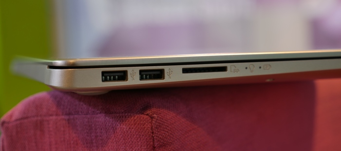 Asus VivoBook S15 S510UN Left Side Port