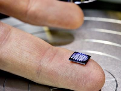 IBM Unveils the World’s Smallest Computer Compatible with Blockchain Technology