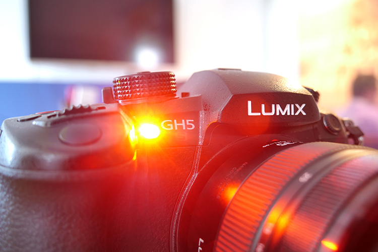 Panasonic LUMIX DC-GH5S Review: The Best Camera for Low-Light 4K Video at 60p