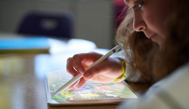 New 9.7-inch iPad with Apple Pencil