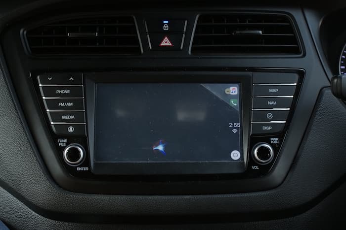 Apple CarPlay vs. Android Auto: An Introspective Comparison -   - Sell your car in 30min.