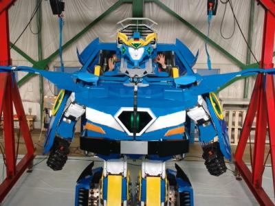 This_Transforming_Robot_Car_is_Every_Anime_Lover’s_Childhood_Dream_Come_True_
