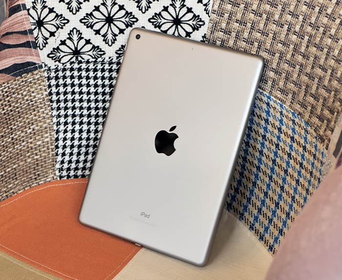 6thGen iPad (2018) Review iPad Pro on a Budget Beebom