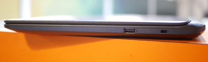 Asus VivoBook X507 Right Side
