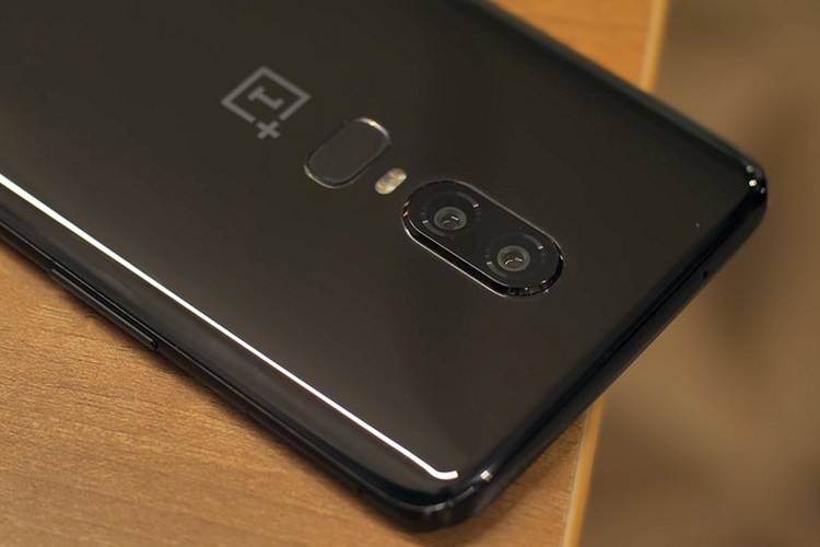 Xiaomi Mi 8 vs OnePlus 6 Specs Comparison: Which Flagship Takes The Crown?