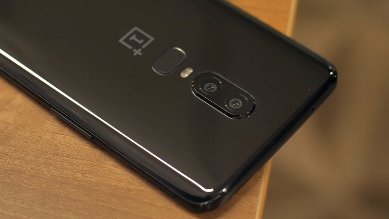 OnePlus 6 Review Back Close Up