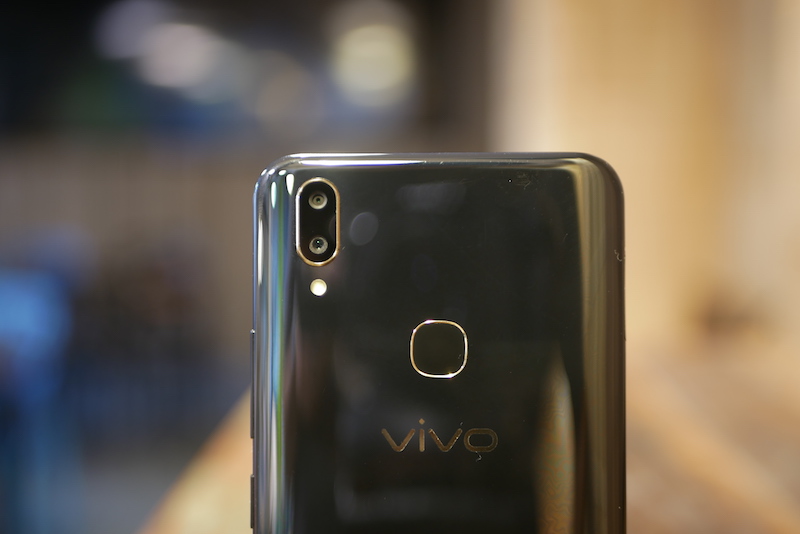 Vivo V9 design and build quality 3