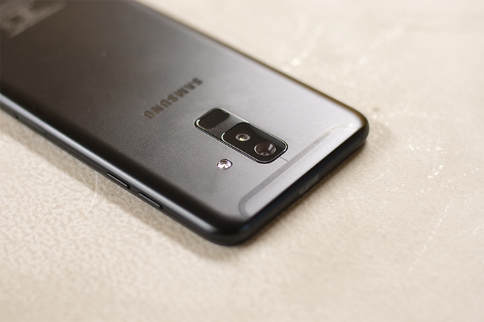 Samsung Galaxy A6 Plus rear camera fingerprint