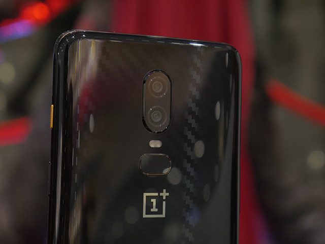 OnePlus 6 Avengers Special Edition Hands On: All That Glitters is Gold
