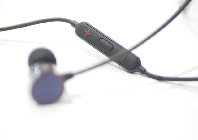 OnePlus Bullets Wireless Bluetooth Headset Hands On: Flawless Sound, Dash Charge, and No Room for Complaints