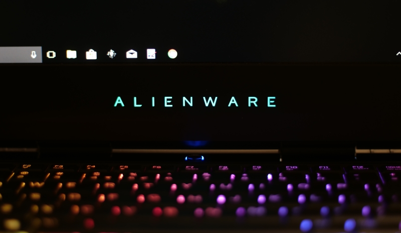Alienware 15 R3 Design and Build Quality 2