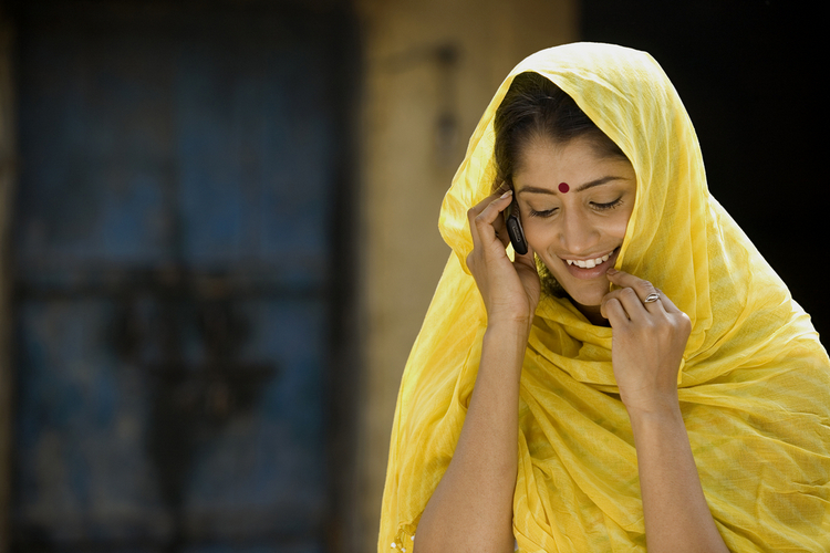 India phone user gender gap