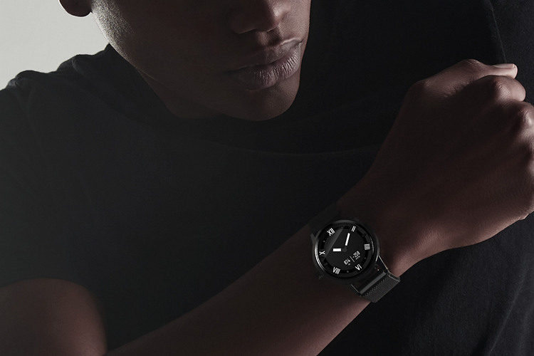 Lenovo Unveils Watch X With Circular Display, 45-Day Battery and More