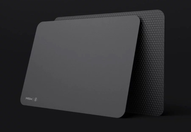 Xiaomi’s New Mi Smart Mouse Pad Brings Wireless Charging, RGB Lighting