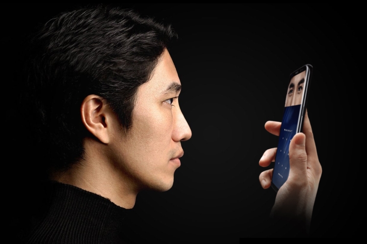 Samsung Galaxy S10 Iris Scanner Featured