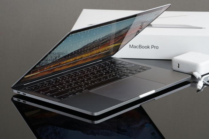 Shutterstock MacBook Pro website