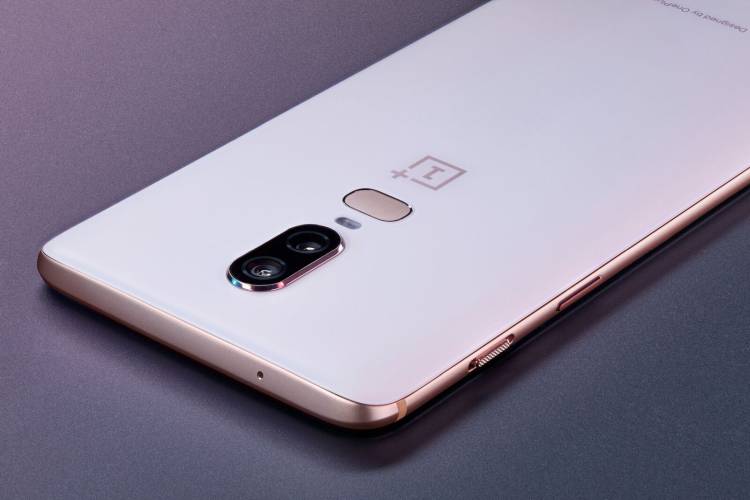 Last Chance To Buy The OnePlus 6 Avengers Edition, As OnePlus 6 Silk White Variant Goes on Sale