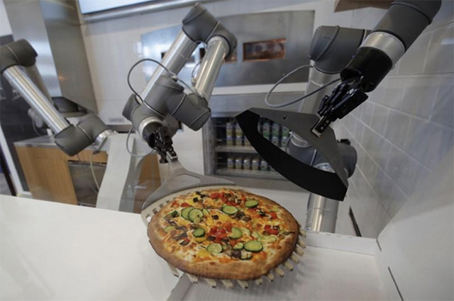 This Robot Prepares a Pizza Every 30 Seconds